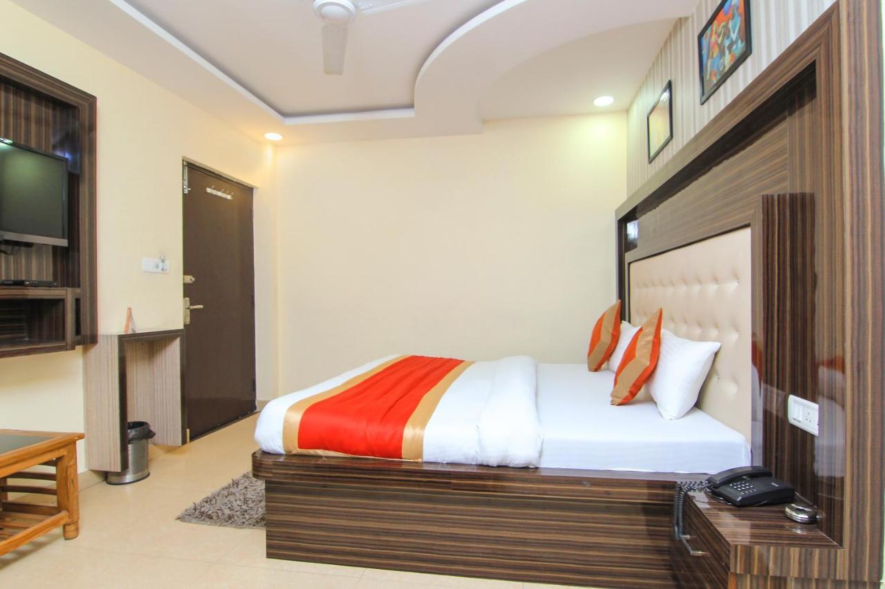Oyo 8883 Hotel Comfort Zone Lucknow Exterior photo